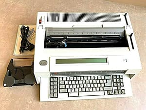 IBM Wheelwriter 30 Typewriter
